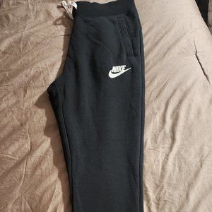 NIKE MENS FLEECE PANT STANDARD FIT / TAPER LEG / REGULAR LENGTH MEDIUM BLACK NEW